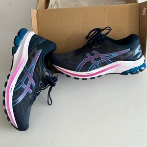 Women’s ASICS GT-1000